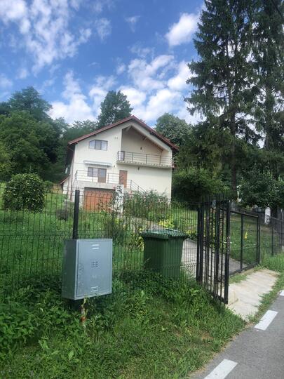 Vezi toate fotografiile acestui imobil