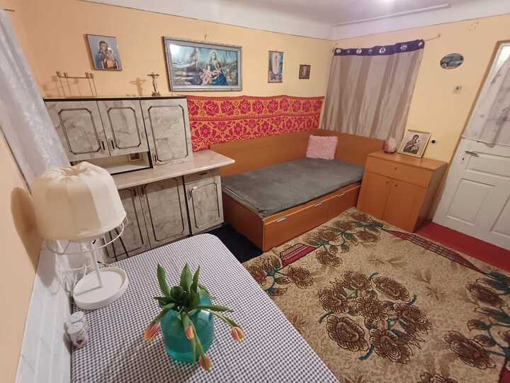 9bd95ebd-df95-44fd-84cb-b0eabbb36e06